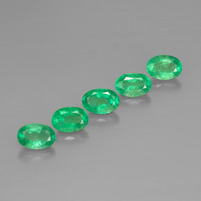 Gemas de esmeralda verde natural de  ct, corte óvalo, VS-SI