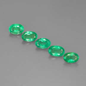 Gemas de esmeralda verde natural de  ct, corte óvalo, VS-SI