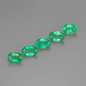 Gemas de esmeralda verde natural de  ct, corte óvalo, VS-SI