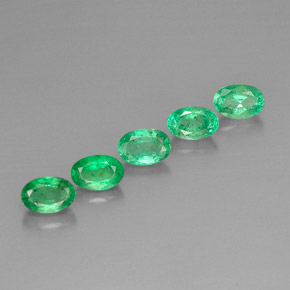 Gemas de esmeralda verde natural de  ct, corte óvalo, VS-SI