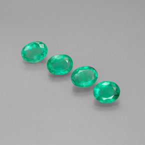 Gemas de esmeralda verde natural de  ct, corte óvalo, SI