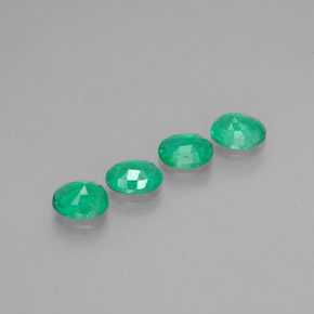 Gemas de esmeralda verde natural de  ct, corte óvalo, SI