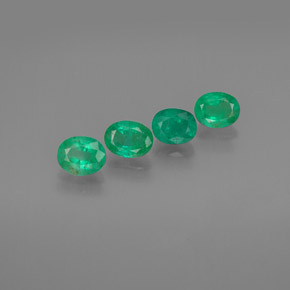 Gemas de esmeralda verde natural de  ct, corte óvalo, SI