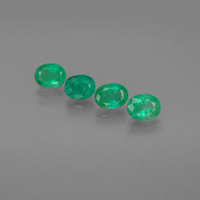 Gemas de esmeralda verde natural de  ct, corte óvalo, SI