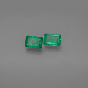 Gemas de esmeralda verde natural de  ct, corte esmeralda, SI