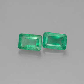 Gemas de esmeralda verde natural de  ct, corte esmeralda, SI