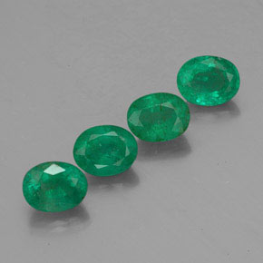 Gemas de esmeralda verde natural de  ct, corte óvalo, VS-SI