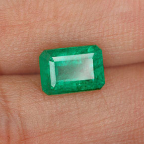 Esmeralda verde natural de 0,97 ct, corte esmeralda, I1