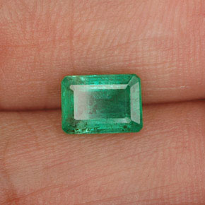 Esmeralda verde natural de 0,88 ct, corte esmeralda, I1