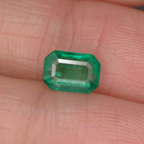 Esmeralda verde natural de 0,86 ct, corte esmeralda, I1