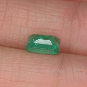Esmeralda verde natural de 0,94 ct, corte esmeralda, I1
