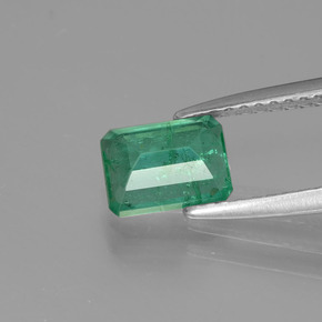 Esmeralda verde natural de 0,83 ct, corte esmeralda, I1