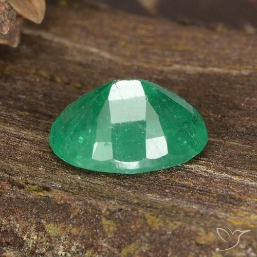 Esmeralda Verde jade natural de 1.07 ct, Ovalada, I1