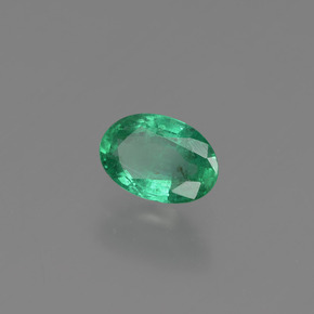 Esmeralda Verde natural de 0.78 ct, Corte Óvalo, SI