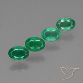 Gemas de Esmeralda Verde medio natural de 1.52 ct, Ovalada, SI