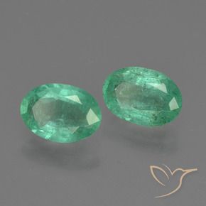 Gemas de Esmeralda Verde medio natural de 1.51 ct, Ovalada, SI