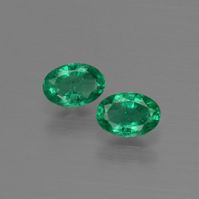 Gemas de esmeralda verde natural de  ct, corte óvalo, SI