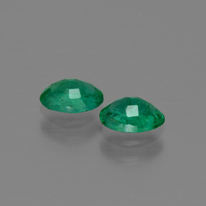 Gemas de esmeralda verde natural de  ct, corte óvalo, SI