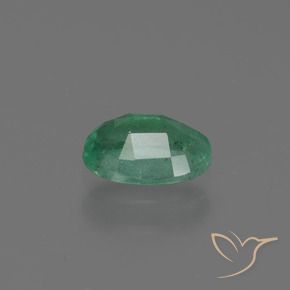 Esmeralda Verde medio natural de 0.72 ct, Ovalada, SI