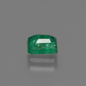 Esmeralda Verde natural de 0.59 ct, corte esmeralda, SI