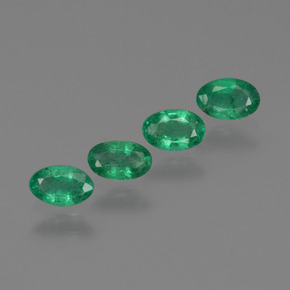 Gemas de esmeralda verde natural de  ct, corte óvalo, SI