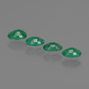 Gemas de esmeralda verde natural de  ct, corte óvalo, SI