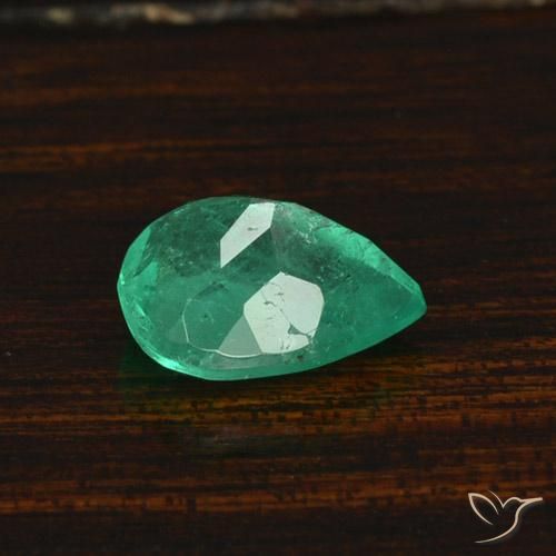 Esmeralda Verde frío natural de 1.58 ct, En forma de pera, SI-I1