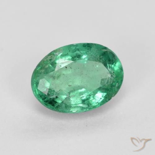 Esmeralda Verde claro natural de 0.76 ct, Ovalada, SI