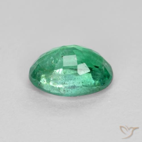 Esmeralda Verde claro natural de 0.76 ct, Ovalada, SI