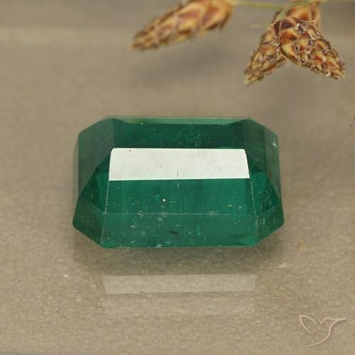 Esmeralda Verde eléctrico natural de 4.82 ct, Corte Octágono / Esmeralda, VS-SI