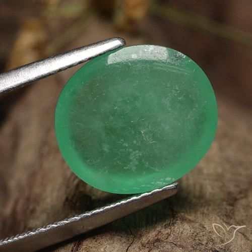 Esmeralda Verde claro natural de 6.26 ct, Ovalada, Translúcido