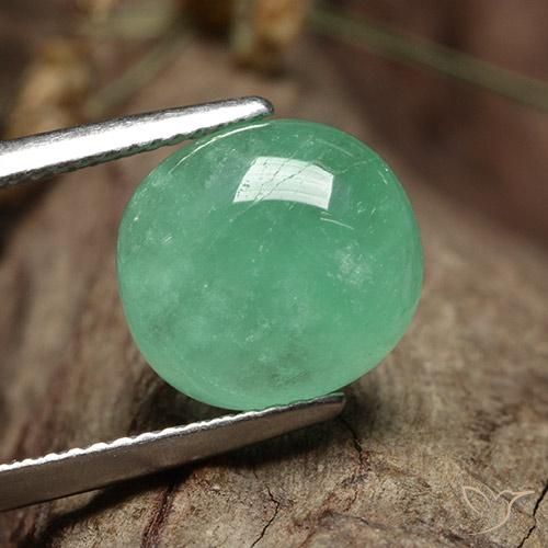 Esmeralda Verde claro natural de 5.38 ct, Ovalada, Translúcido