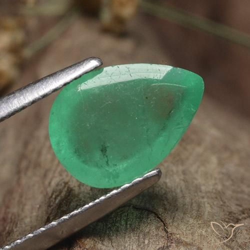 Esmeralda Verde pistacho natural de 3.60 ct, En forma de pera, Translúcido