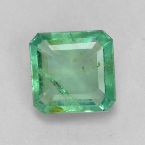 Esmeralda Verde medio natural de 1.04 ct, corte esmeralda, I1