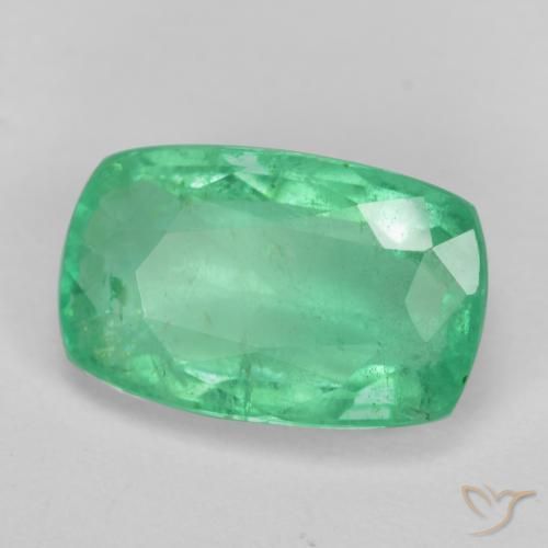 Esmeralda Verde claro natural de 2.31 ct, Forma Cojín, SI-I1