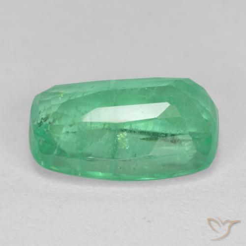 Esmeralda Verde claro natural de 2.31 ct, Forma Cojín, SI-I1