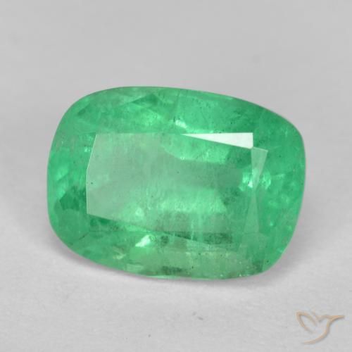 Esmeralda Verde claro natural de 2.17 ct, Forma Cojín, I1
