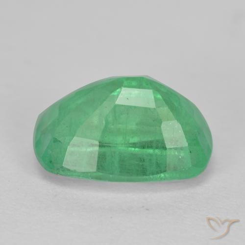 Esmeralda Verde claro natural de 2.17 ct, Forma Cojín, I1