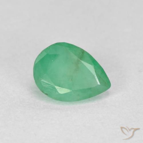 Esmeralda Verde claro natural de 0.47 ct, En forma de pera, SI-I1