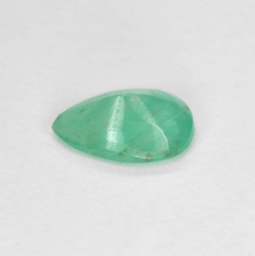 Esmeralda verde natural de 0,56 ct, en forma de pera, SI-I1