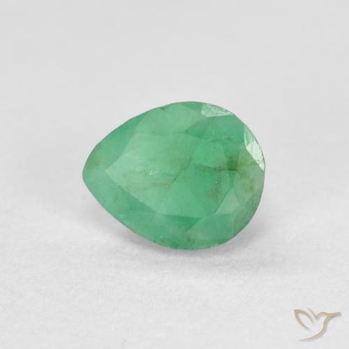 Esmeralda Verde medio natural de 0.41 ct, En forma de pera, SI