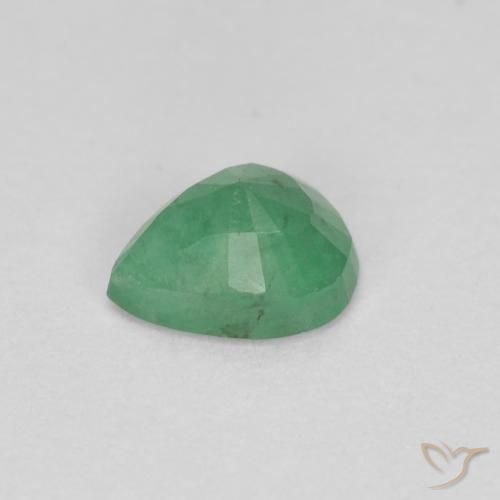 Esmeralda Verde medio natural de 0.37 ct, En forma de pera, SI