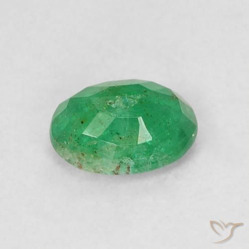 Esmeralda Verde claro natural de 0.57 ct, Ovalada, SI
