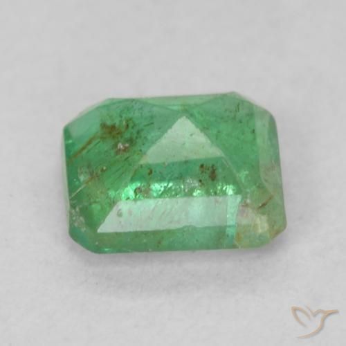 Esmeralda Verde medio natural de 0.51 ct, Corte Octágono / Esmeralda, SI-I1