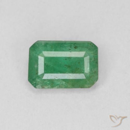 Esmeralda Verde medio natural de 0.48 ct, corte esmeralda, SI-I1