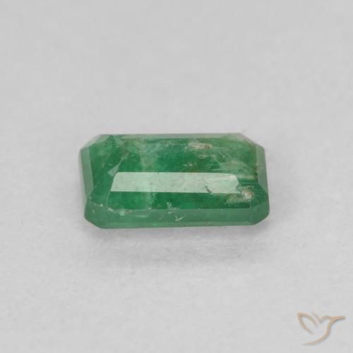 Esmeralda Verde medio natural de 0.48 ct, corte esmeralda, SI-I1