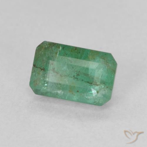 Esmeralda Verde claro medio natural de 0.69 ct, Corte Octágono / Esmeralda, SI-I1