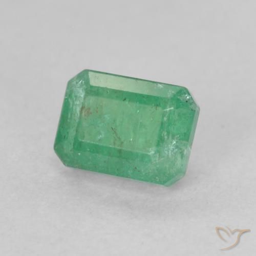 Esmeralda Verde claro medio natural de 0.66 ct, Corte Octágono / Esmeralda, SI-I1