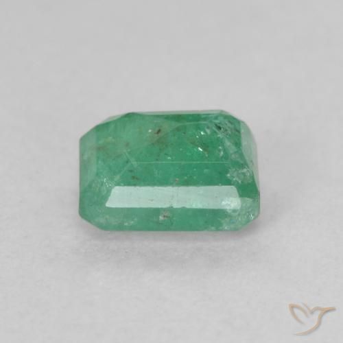 Esmeralda Verde claro medio natural de 0.66 ct, Corte Octágono / Esmeralda, SI-I1
