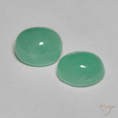 Gemas de Esmeralda Verde claro medio natural de 1.63 ct, Ovalada, Translúcido